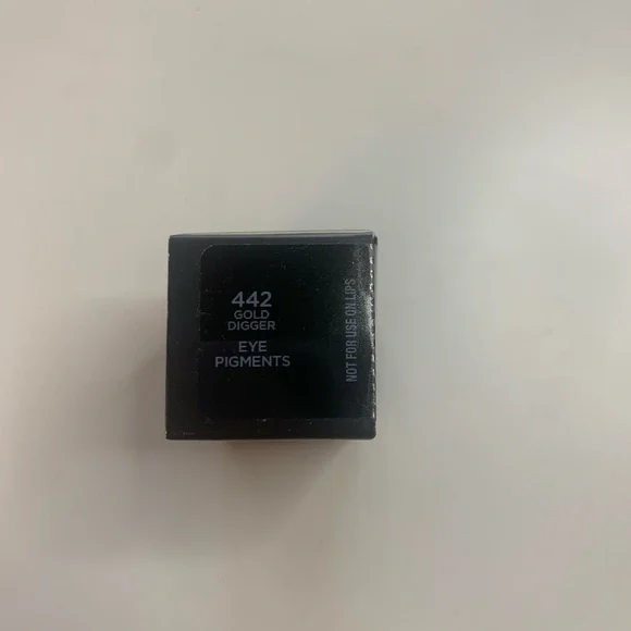 L’Oréal infallible magic pigment 442 Good Digger - Picture 2 of 4